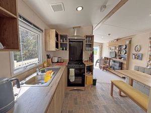 Kitchen- click for photo gallery